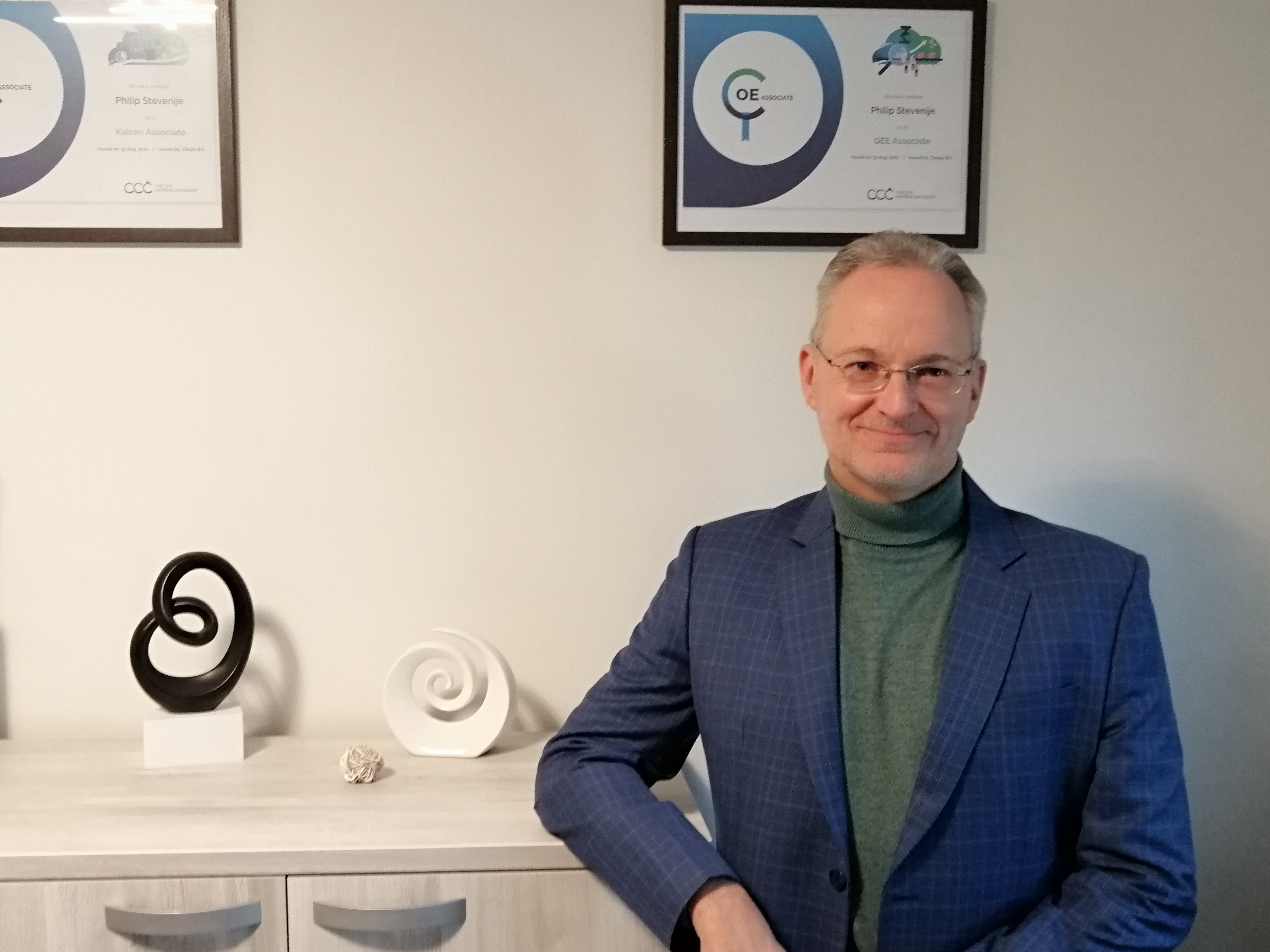 consultant Philip Stevenije