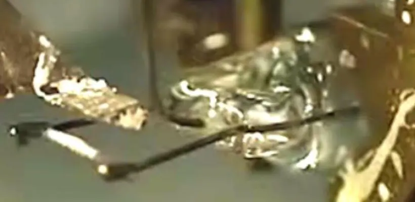 Een close-up van een stuk glas