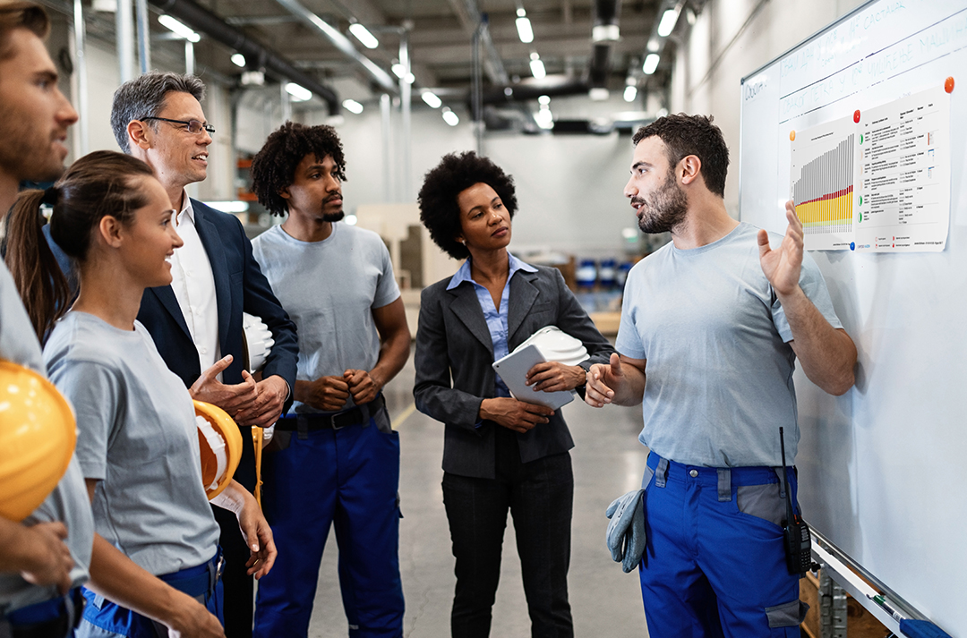 een groep mensen aan het woord